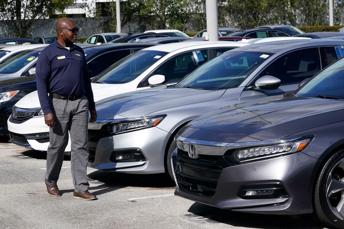 Used Vehicles with Automatic Features Supporting Relaxed Everyday Driving Experiences